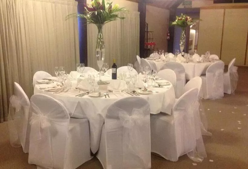 Отель Dunedin Leisure Lodge  Distinction