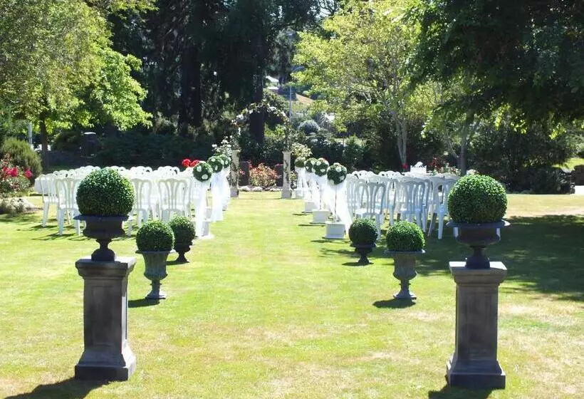 Отель Dunedin Leisure Lodge  Distinction