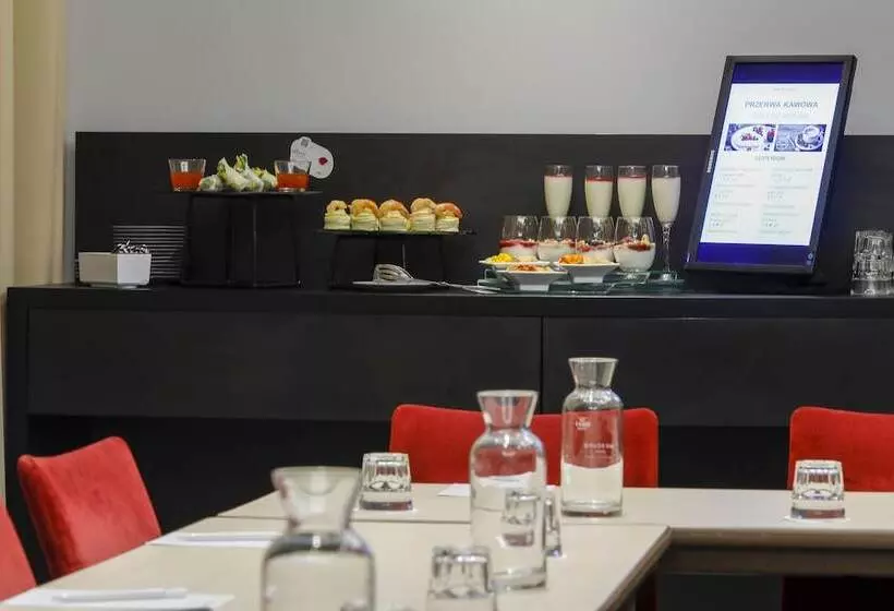 هتل Mercure Warszawa Grand