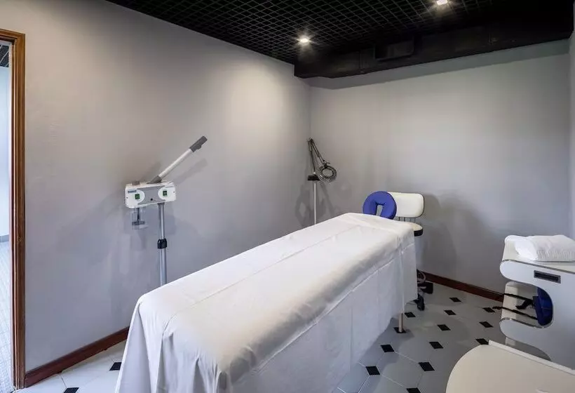 Отель Navegadores