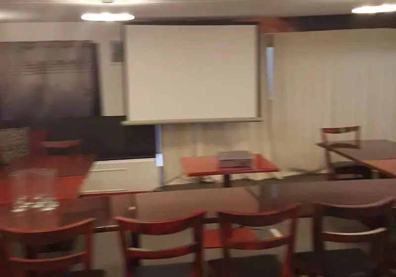 모텔 Walton Park Motor Lodge