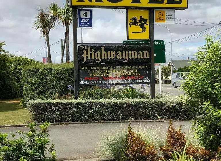The Highwayman Motel