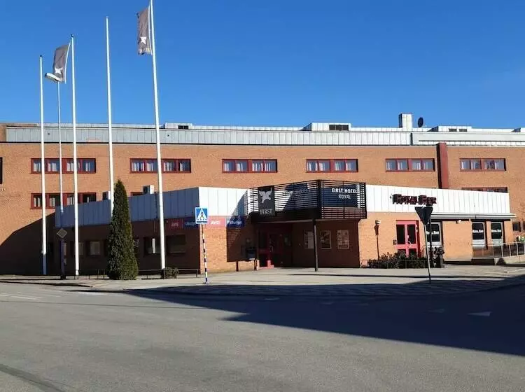 First Hotel Royal