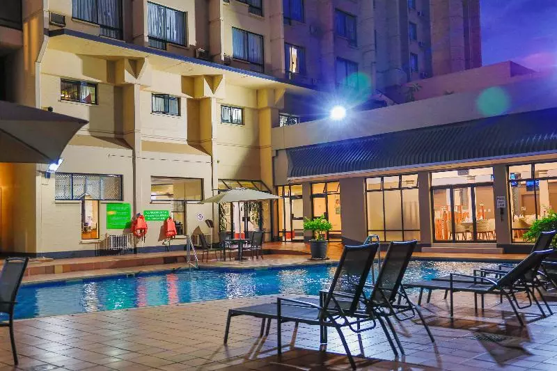 هتل Holiday Inn Harare, An Ihg
