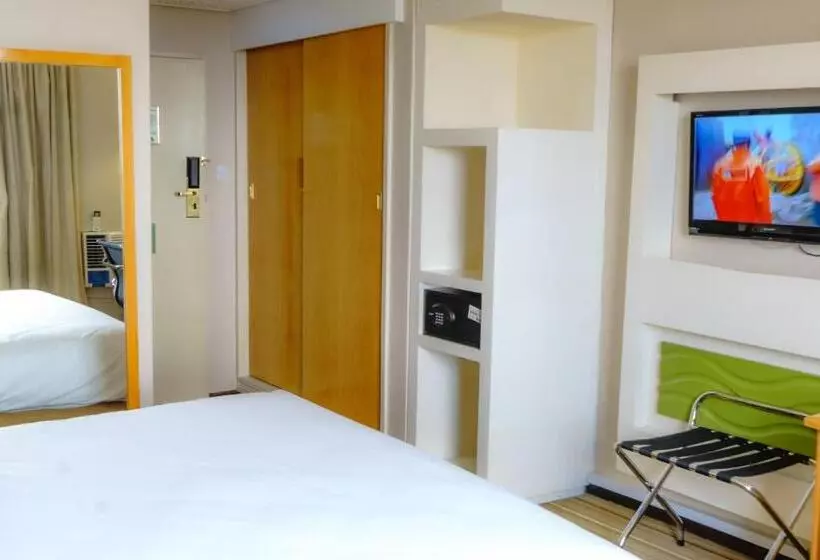 هتل Holiday Inn Harare, An Ihg