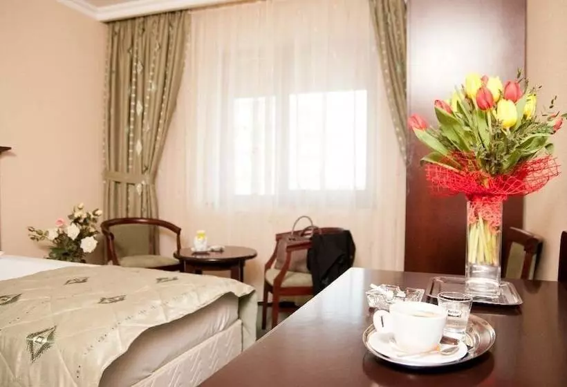 Hotel Rapsodia City Center