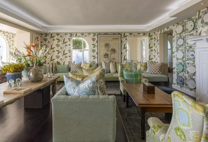 호텔 The Marinehermanus