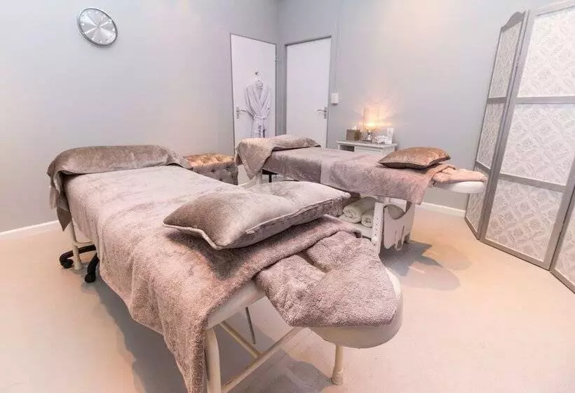 호텔 The Marinehermanus