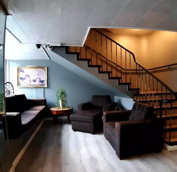 בית מלון כפרי The Grand Karhu