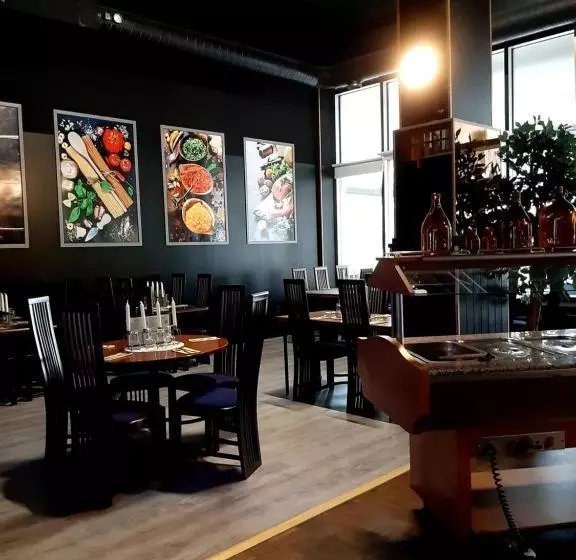 בית מלון כפרי The Grand Karhu