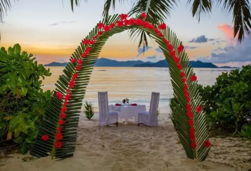 هتل La Digue Island Lodge