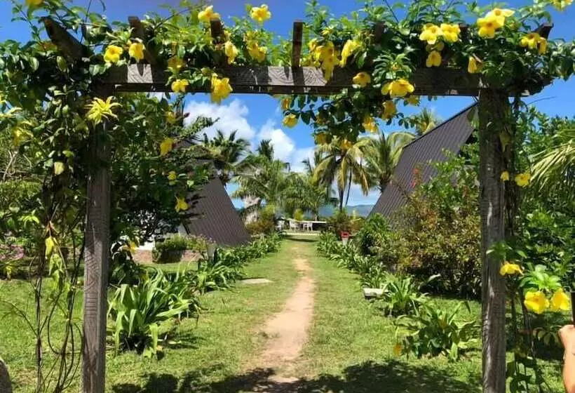 هتل La Digue Island Lodge