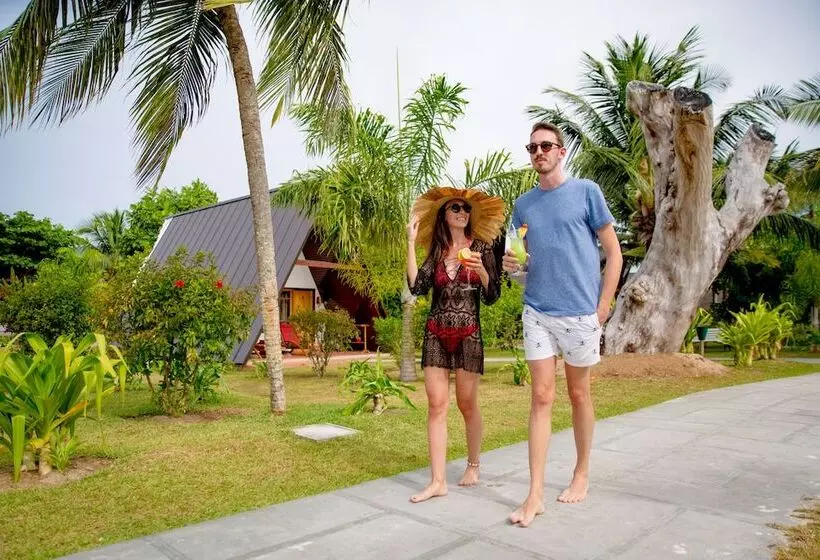 هتل La Digue Island Lodge