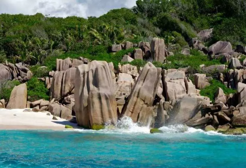 هتل La Digue Island Lodge