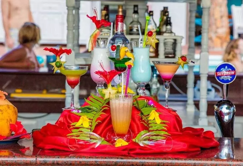 هتل La Digue Island Lodge