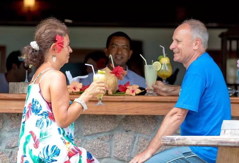 هتل La Digue Island Lodge