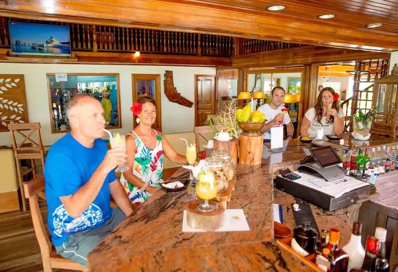 هتل La Digue Island Lodge