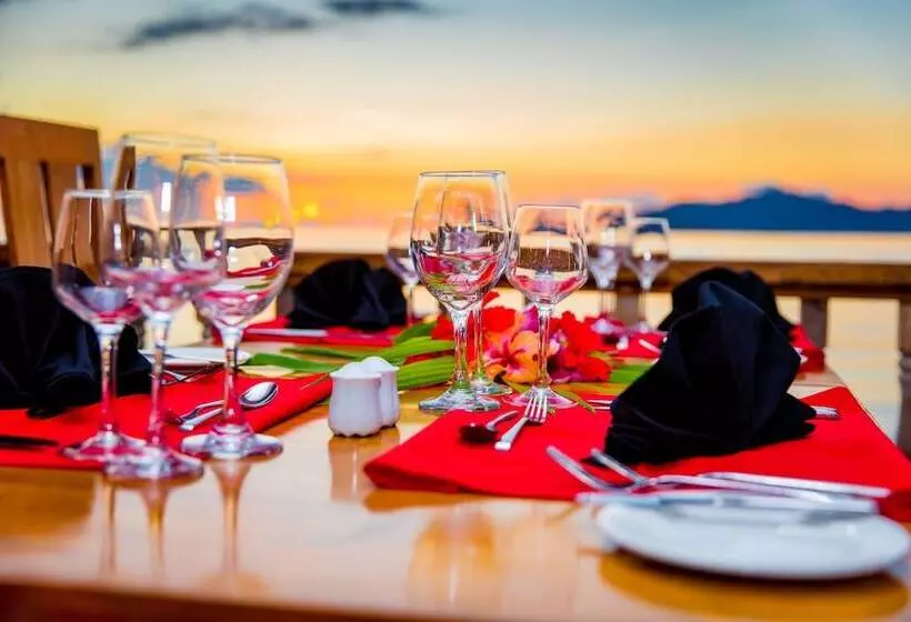 هتل La Digue Island Lodge