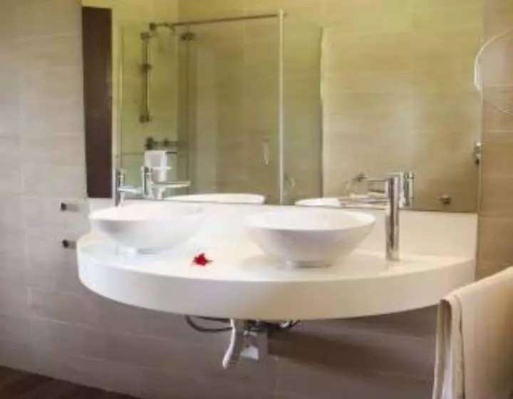 هتل La Digue Island Lodge