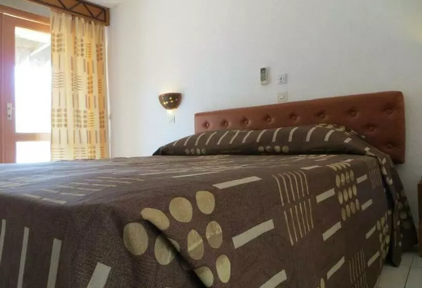 هتل Le Pelican Du Saloum