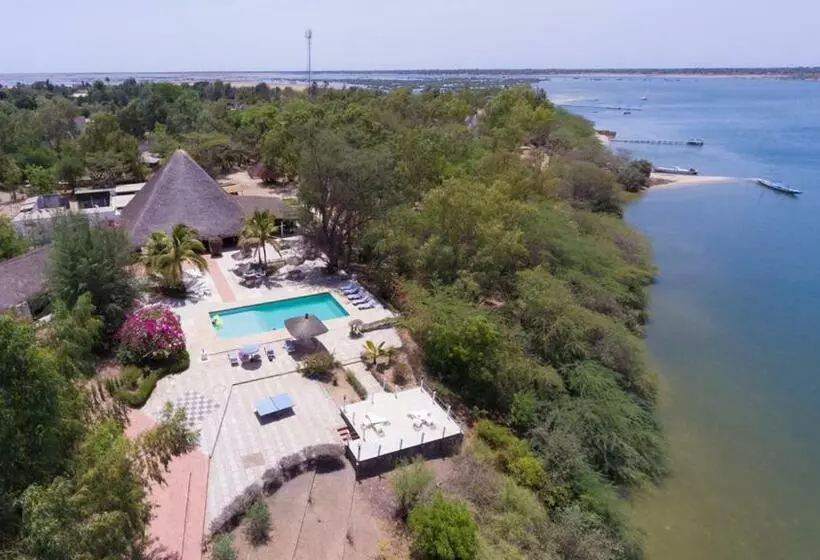 هتل Le Pelican Du Saloum