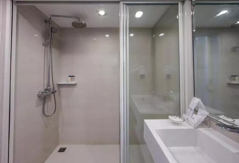 Mandarin Hotel Managed By Centre Point