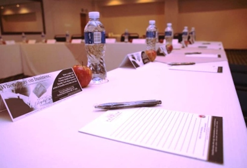 בית מלון כפרי Premier Splendid Inn Bayshore