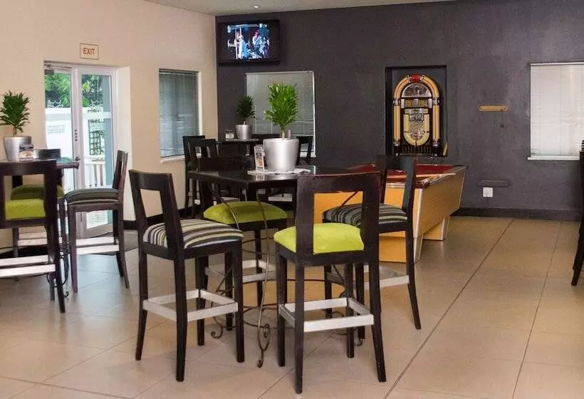 ホテル Premier Splendid Inn Bayshore