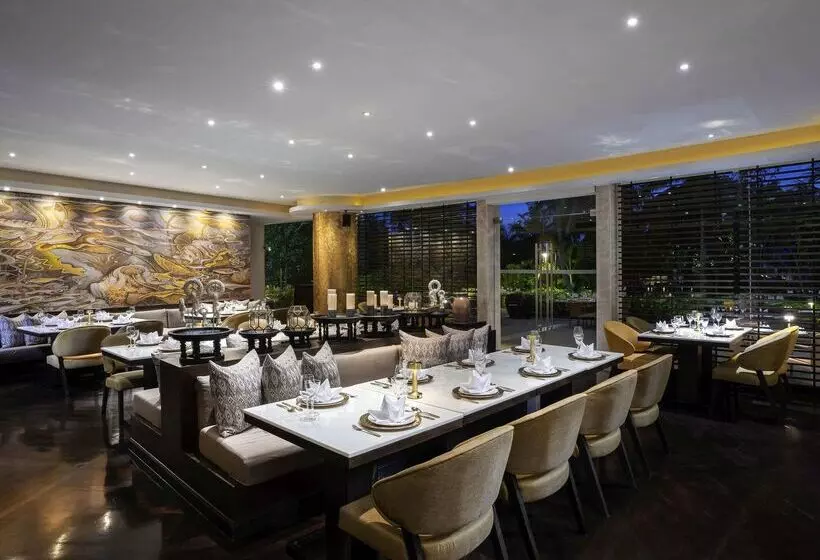 호텔 Pullman Phuket Karon Beach Resort