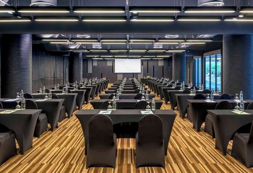 فندق Pullman Phuket Karon Beach Resort