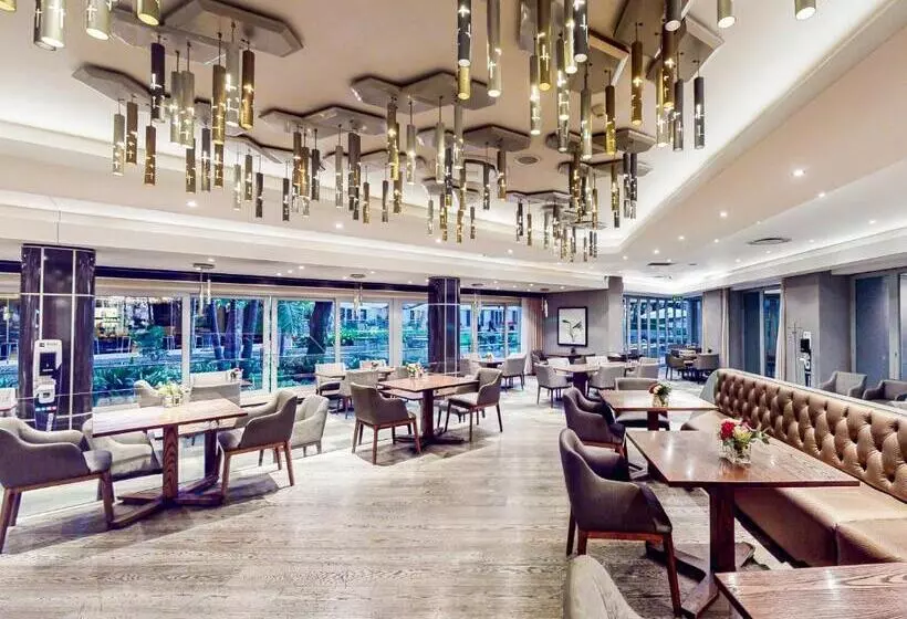 The Maslow Hotel, Sandton