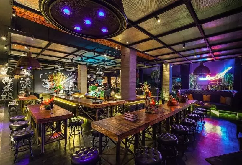 Otel The Slate Phuket