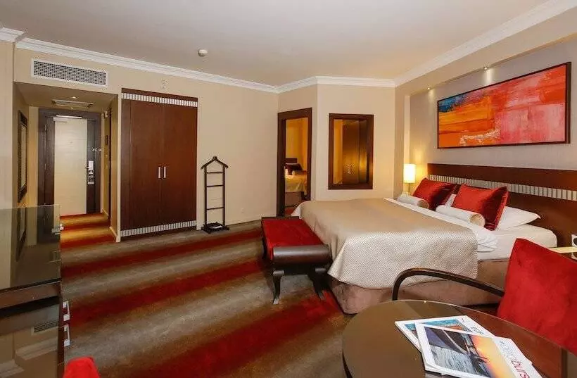 Almira Hotel Thermal Spa & Convention Center