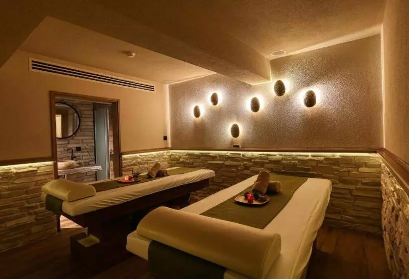 Almira Hotel Thermal Spa & Convention Center