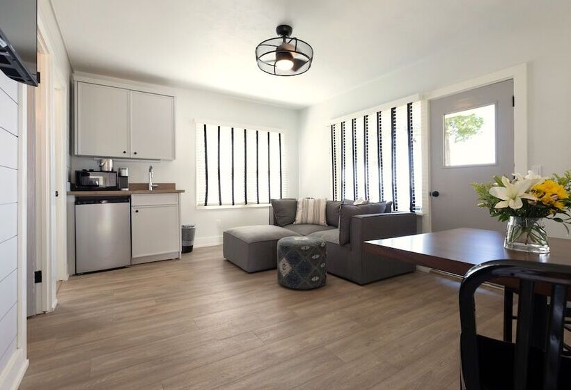 בית מלון כפרי Alpine Resort