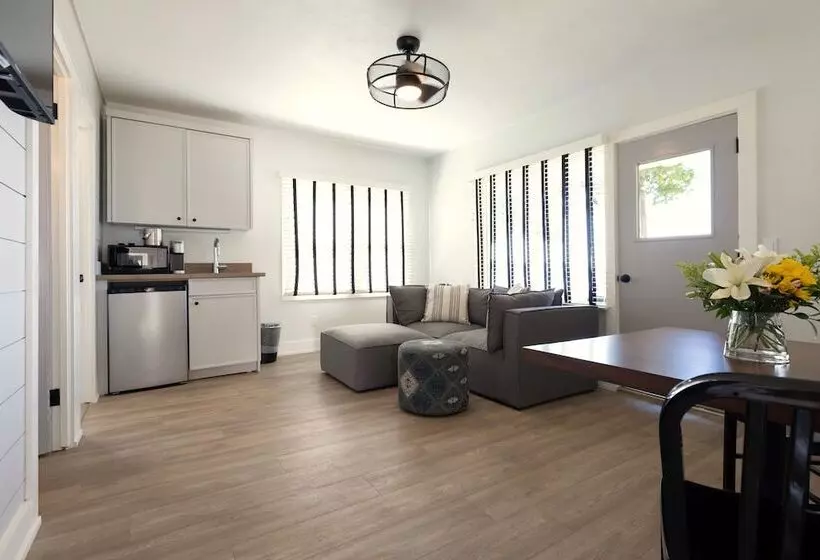 هتل Alpine Resort