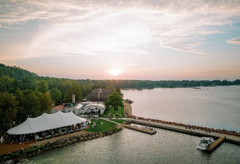 בית מלון כפרי Alpine Resort