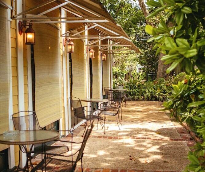 فندق Anchuca Historic Mansion & Inn