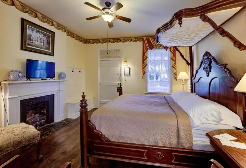 ホテル Anchuca Historic Mansion & Inn