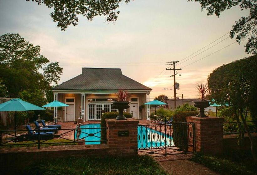 فندق Anchuca Historic Mansion & Inn