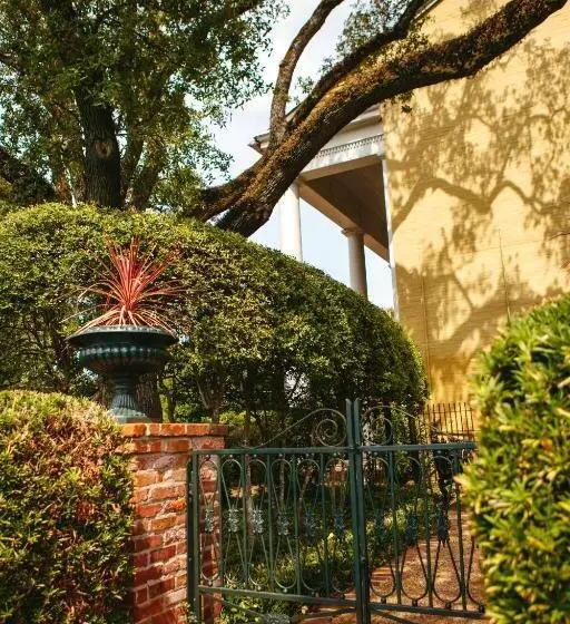 ホテル Anchuca Historic Mansion & Inn