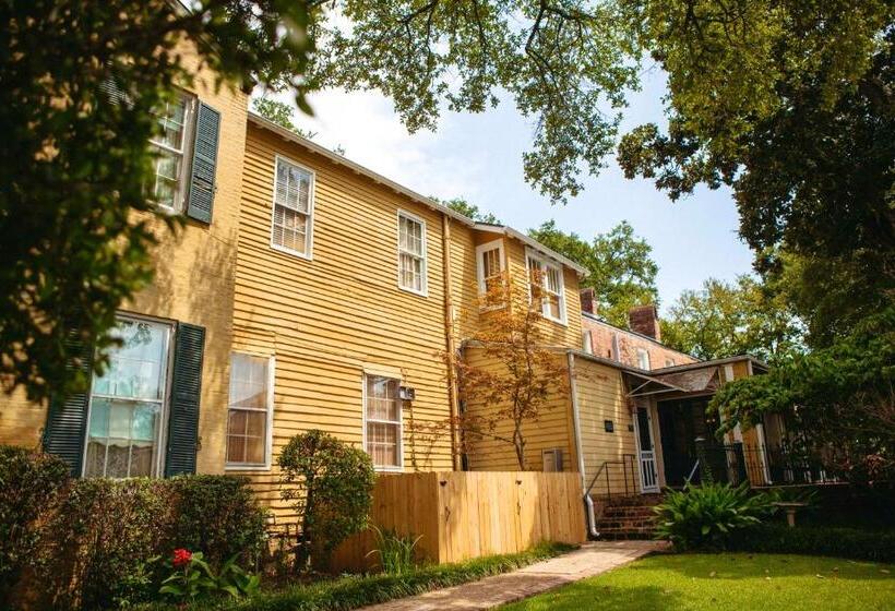 فندق Anchuca Historic Mansion & Inn