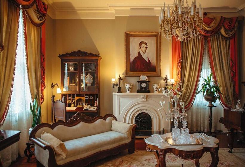 فندق Anchuca Historic Mansion & Inn