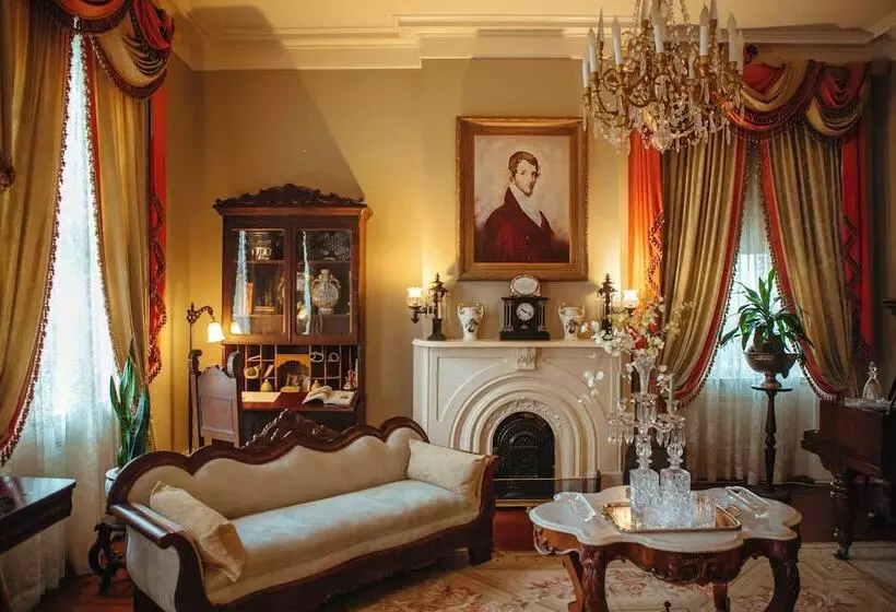 ホテル Anchuca Historic Mansion & Inn