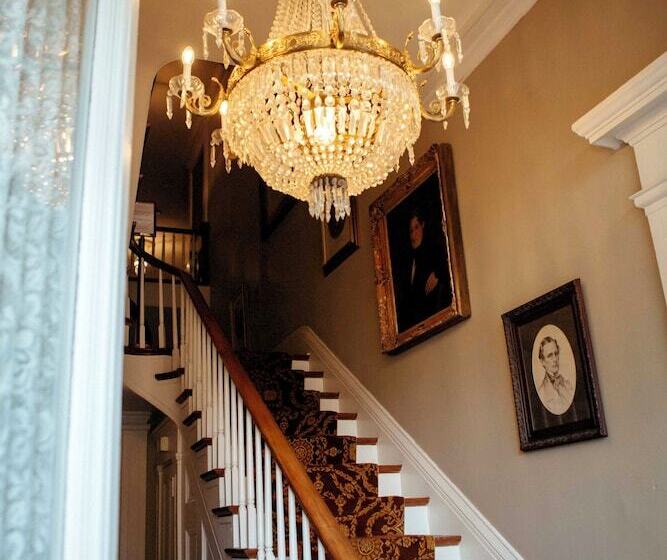 فندق Anchuca Historic Mansion & Inn