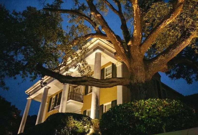 ホテル Anchuca Historic Mansion & Inn