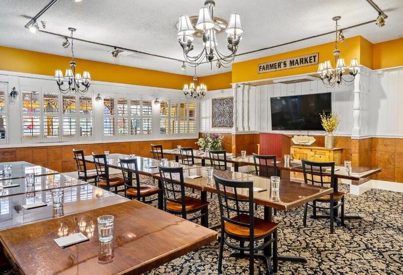 هتل Apple Farm Inn