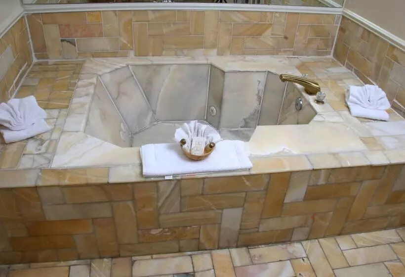 Отель Barcelona Suites