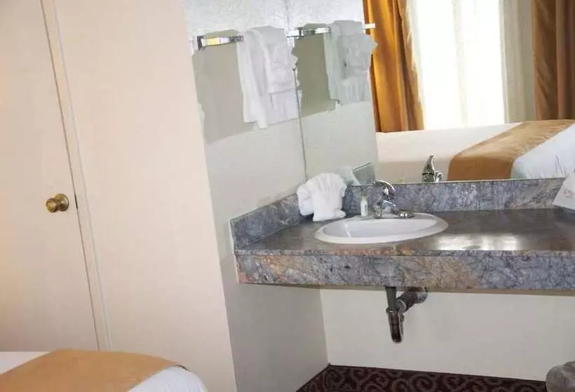 Отель Barcelona Suites