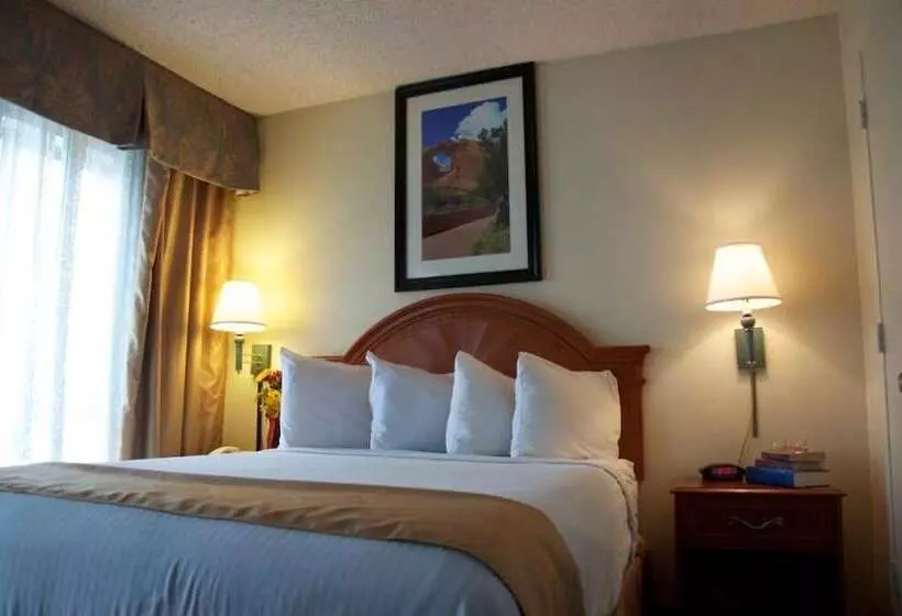 Отель Barcelona Suites